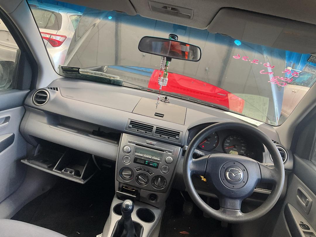 Photo '23' of Mazda Demio