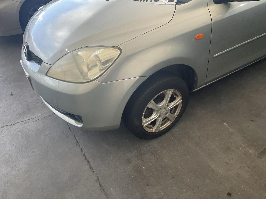 Photo '6' of Mazda Demio