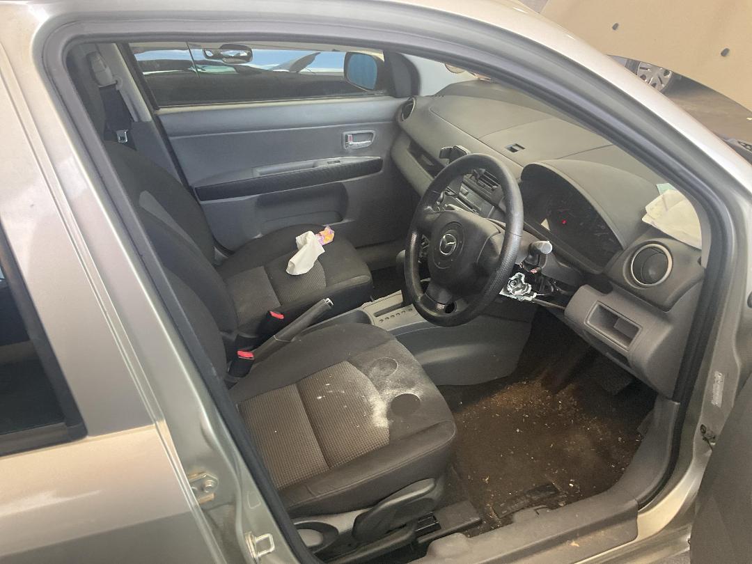 Photo '20' of Mazda Demio