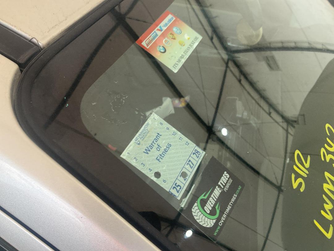 Photo '24' of Mazda Demio