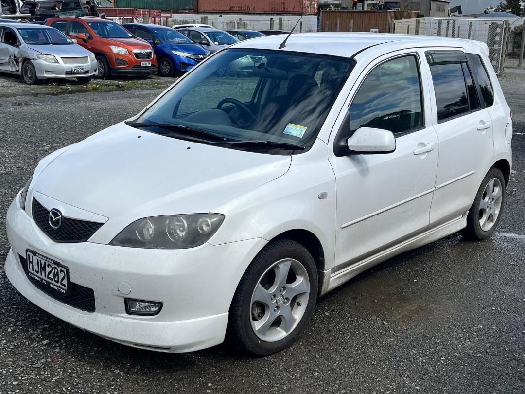 Photo '2' of Mazda Demio