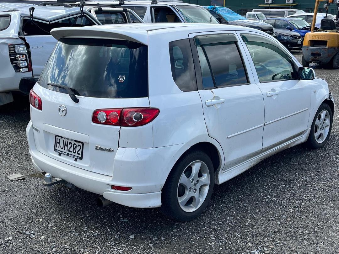 Photo '4' of Mazda Demio