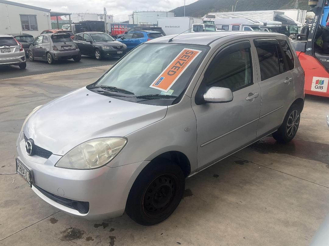 Photo '3' of Mazda Demio