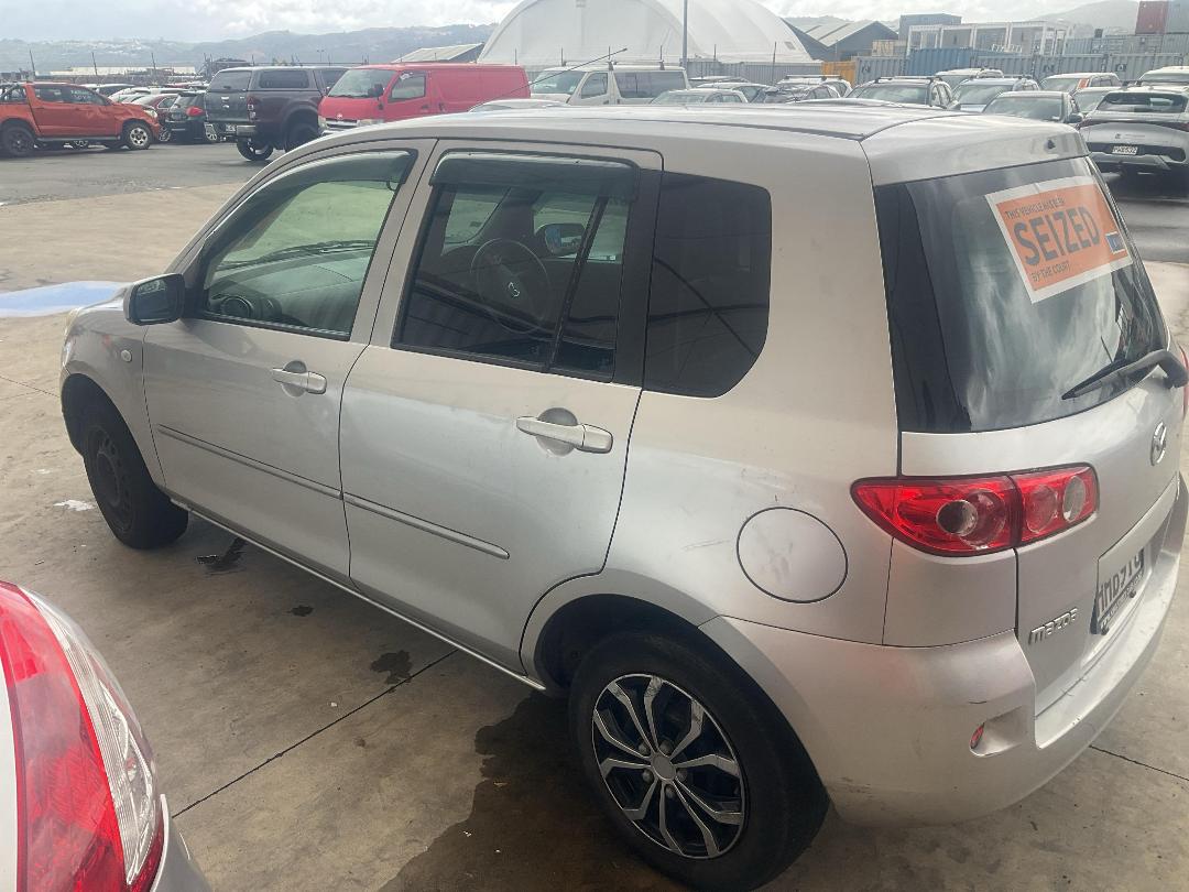 Photo '4' of Mazda Demio