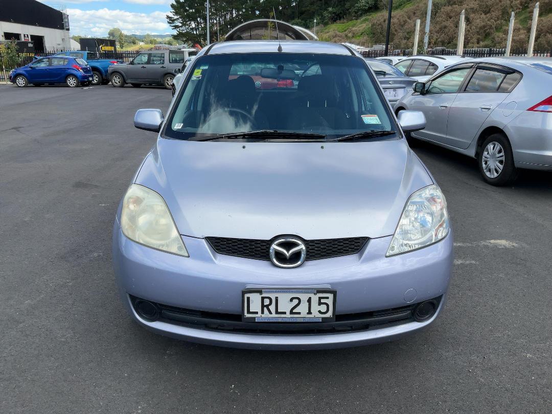 Photo '2' of Mazda Demio 1300