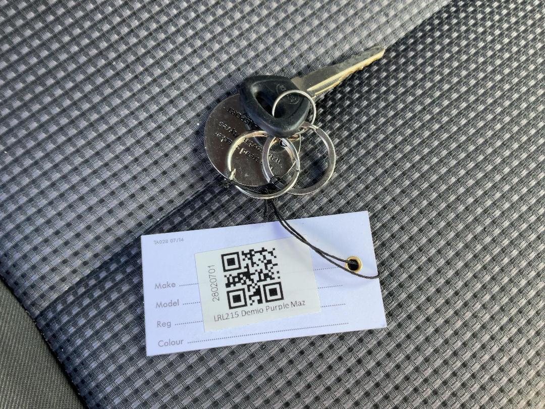 Photo '20' of Mazda Demio 1300