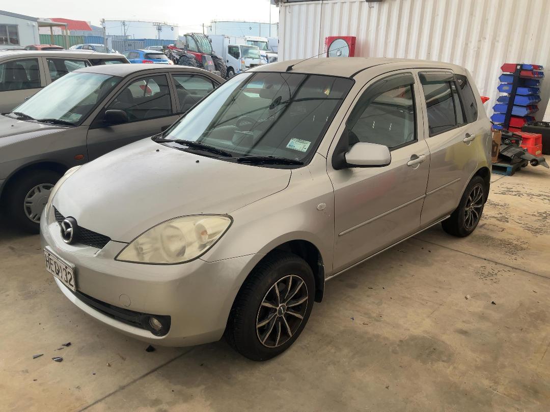 Photo '3' of Mazda Demio