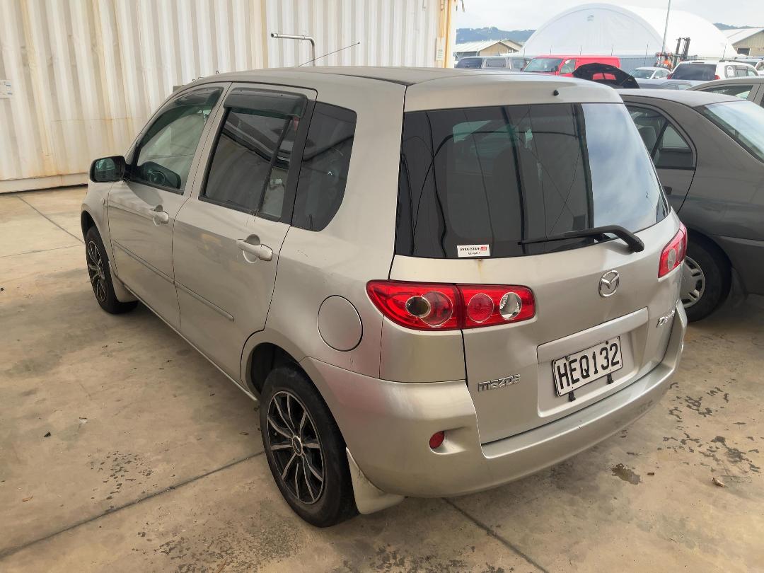 Photo '4' of Mazda Demio