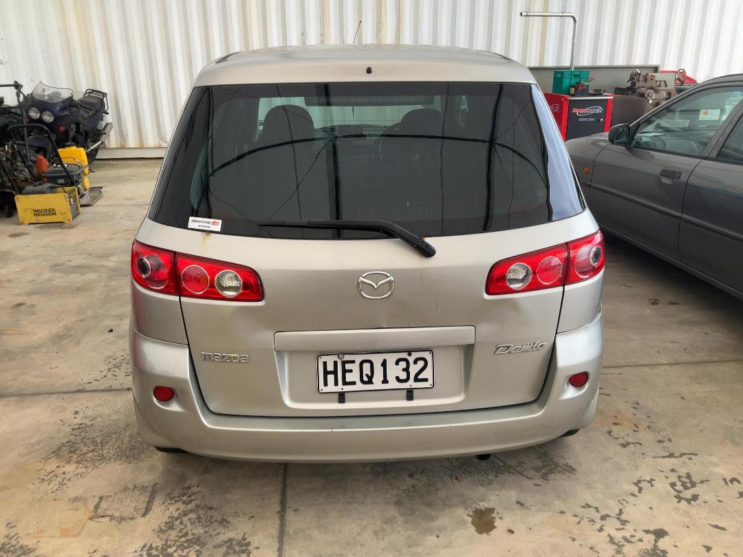 Photo '5' of Mazda Demio