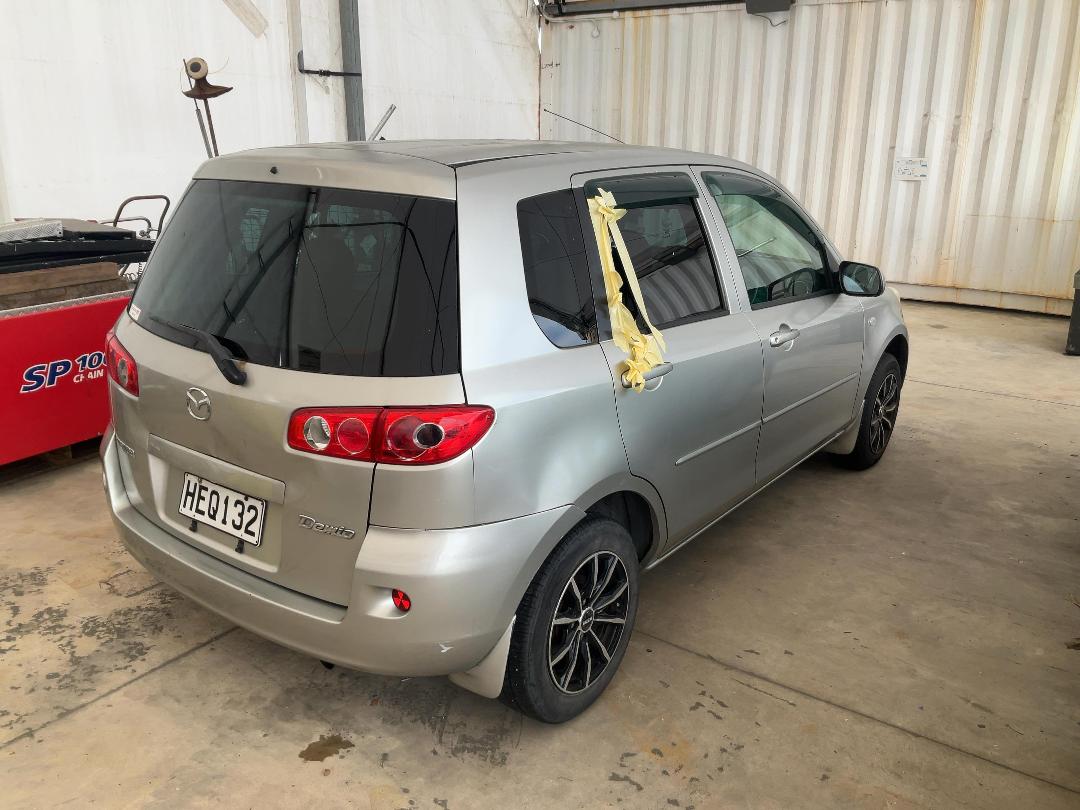 Photo '6' of Mazda Demio