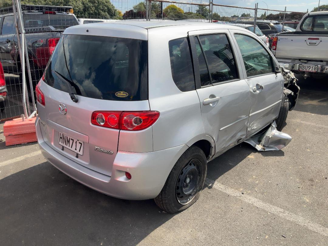 Photo '4' of Mazda Demio