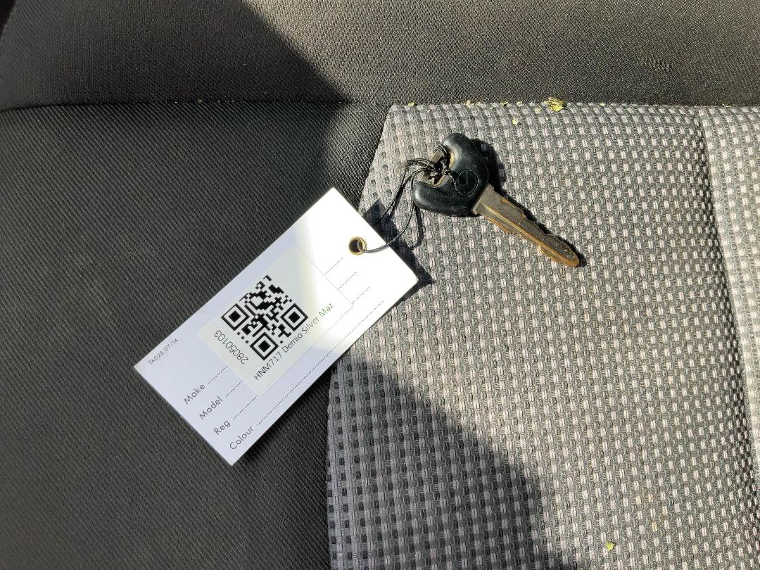 Photo '15' of Mazda Demio