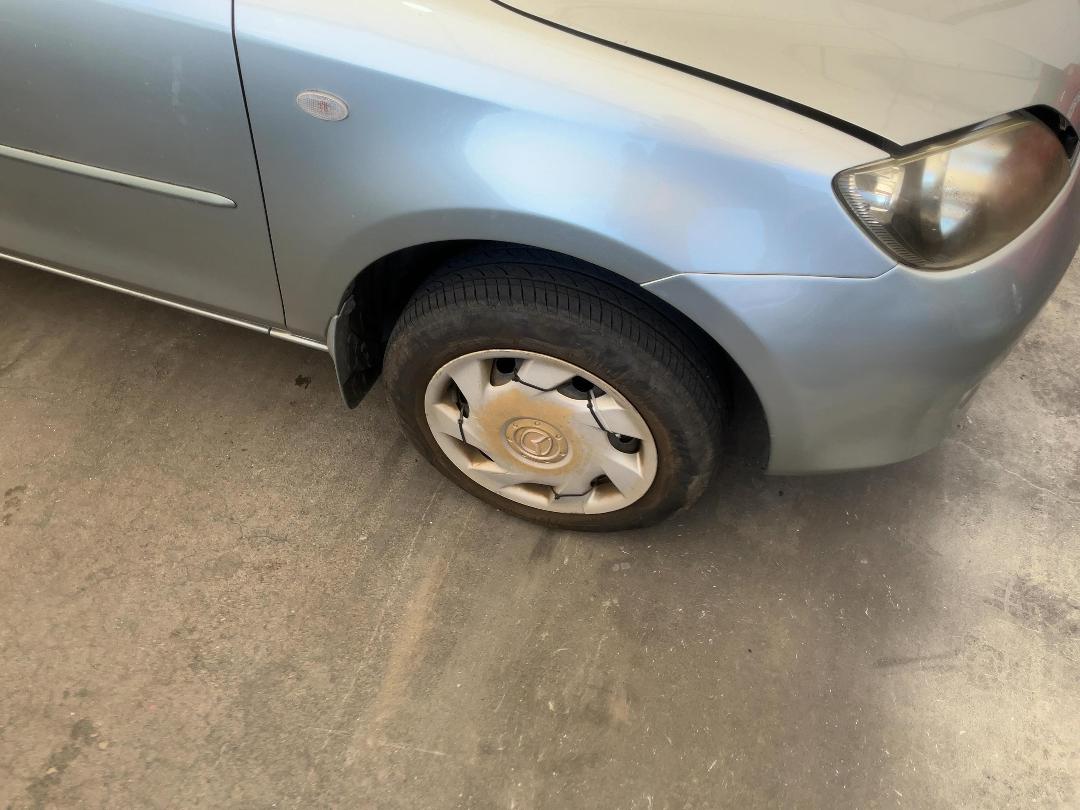 Photo '2' of Mazda Demio