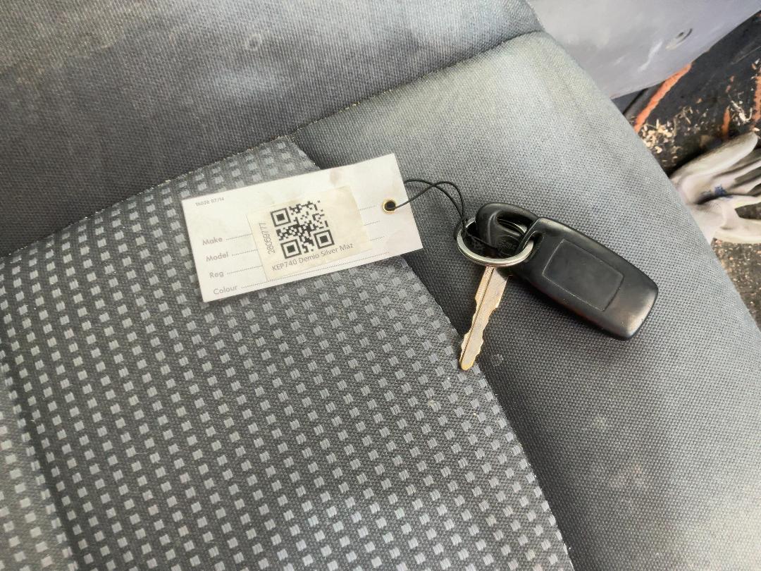 Photo '17' of Mazda Demio