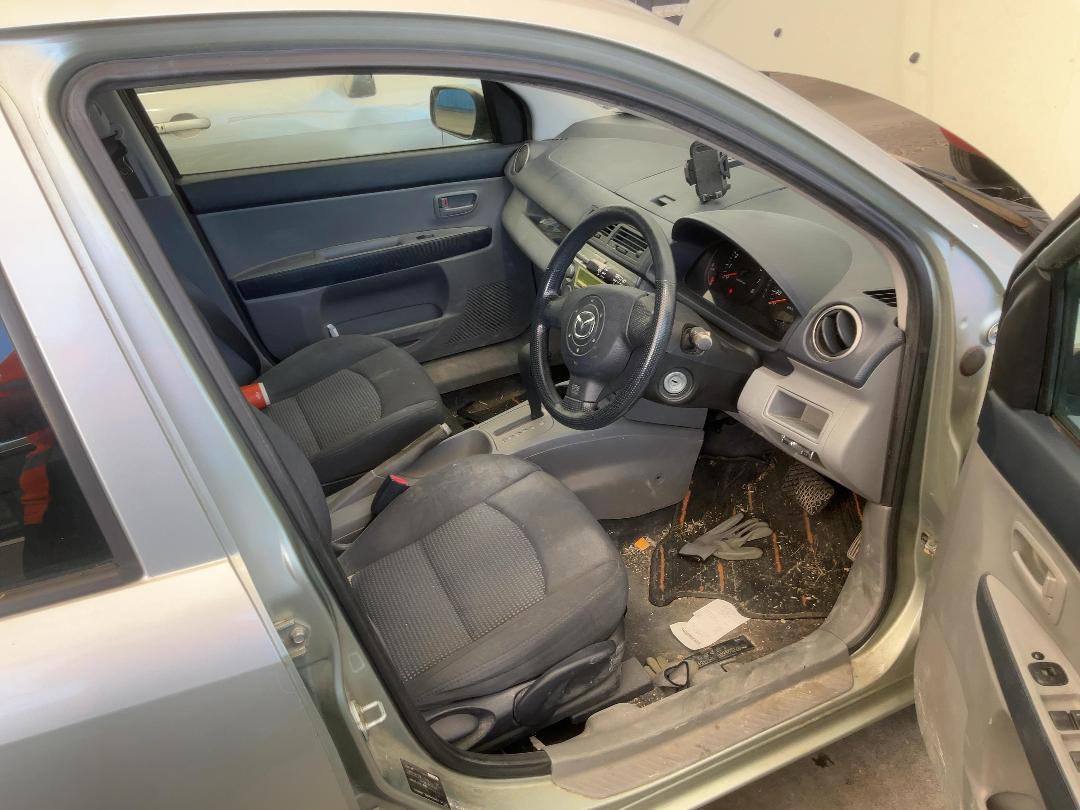 Photo '18' of Mazda Demio