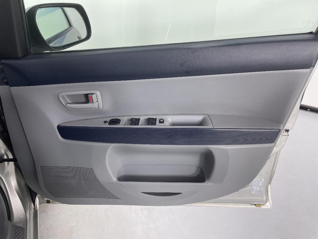 Photo '15' of Mazda Demio