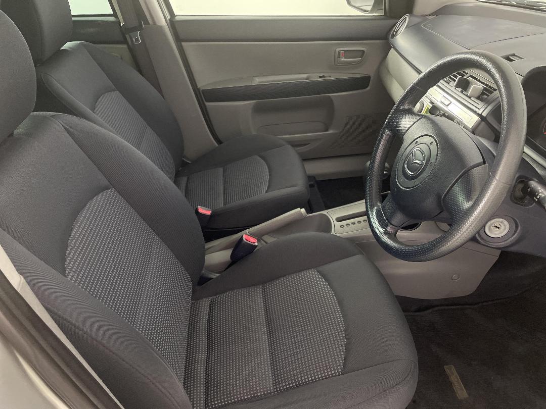 Photo '16' of Mazda Demio