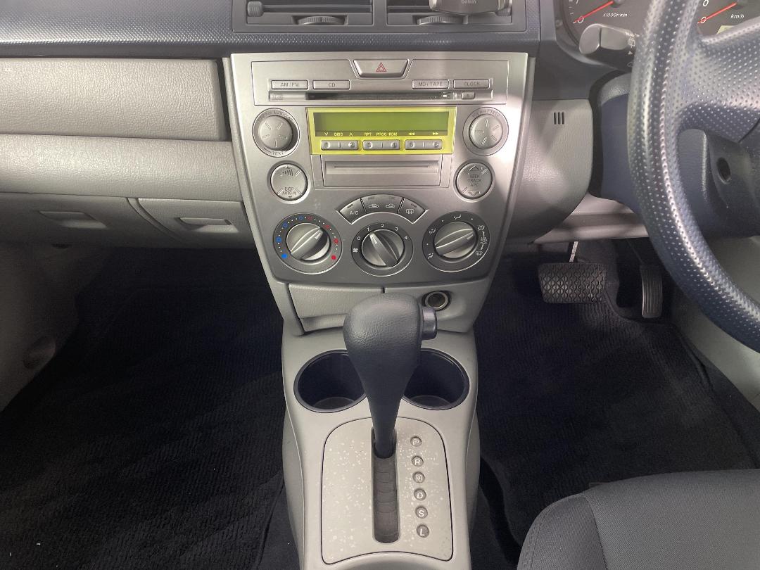 Photo '18' of Mazda Demio