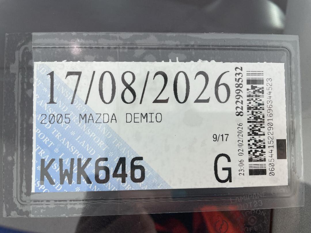 Photo '24' of Mazda Demio