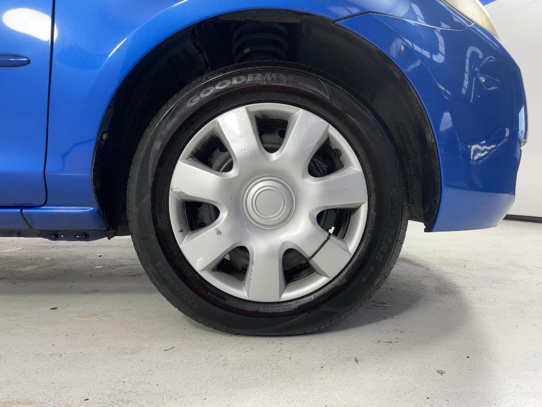 Photo '9' of Mazda Demio Photo '9' of Mazda Demio