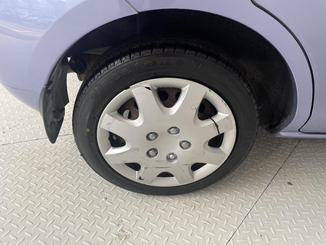 Photo '12' of Mazda Mazda2