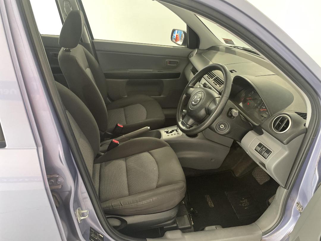 Photo '16' of Mazda Mazda2