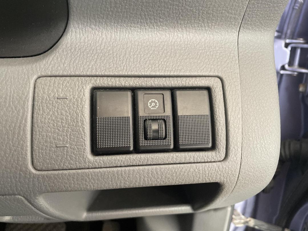 Photo '24' of Mazda Mazda2