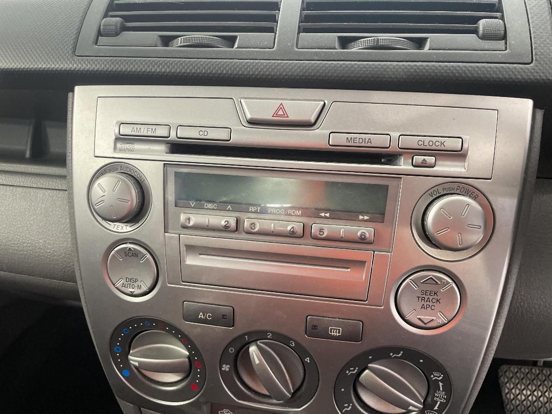 Photo '26' of Mazda Mazda2