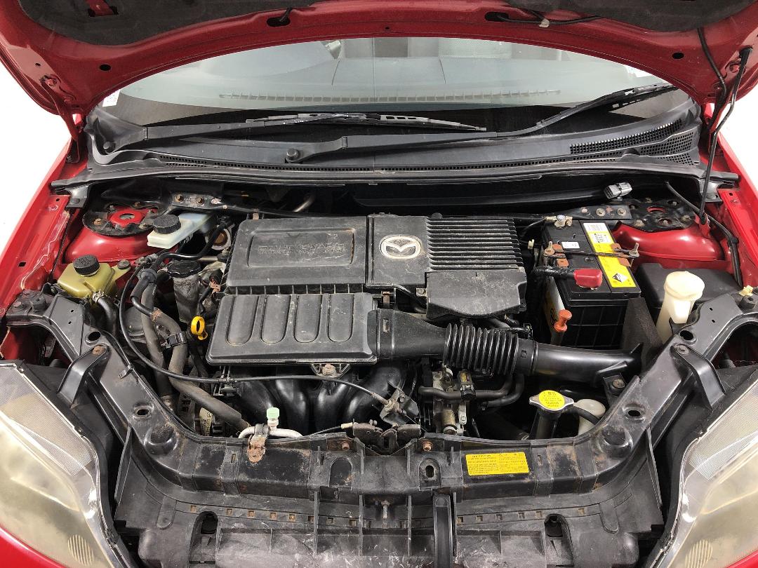 Photo '13' of Mazda Mazda2