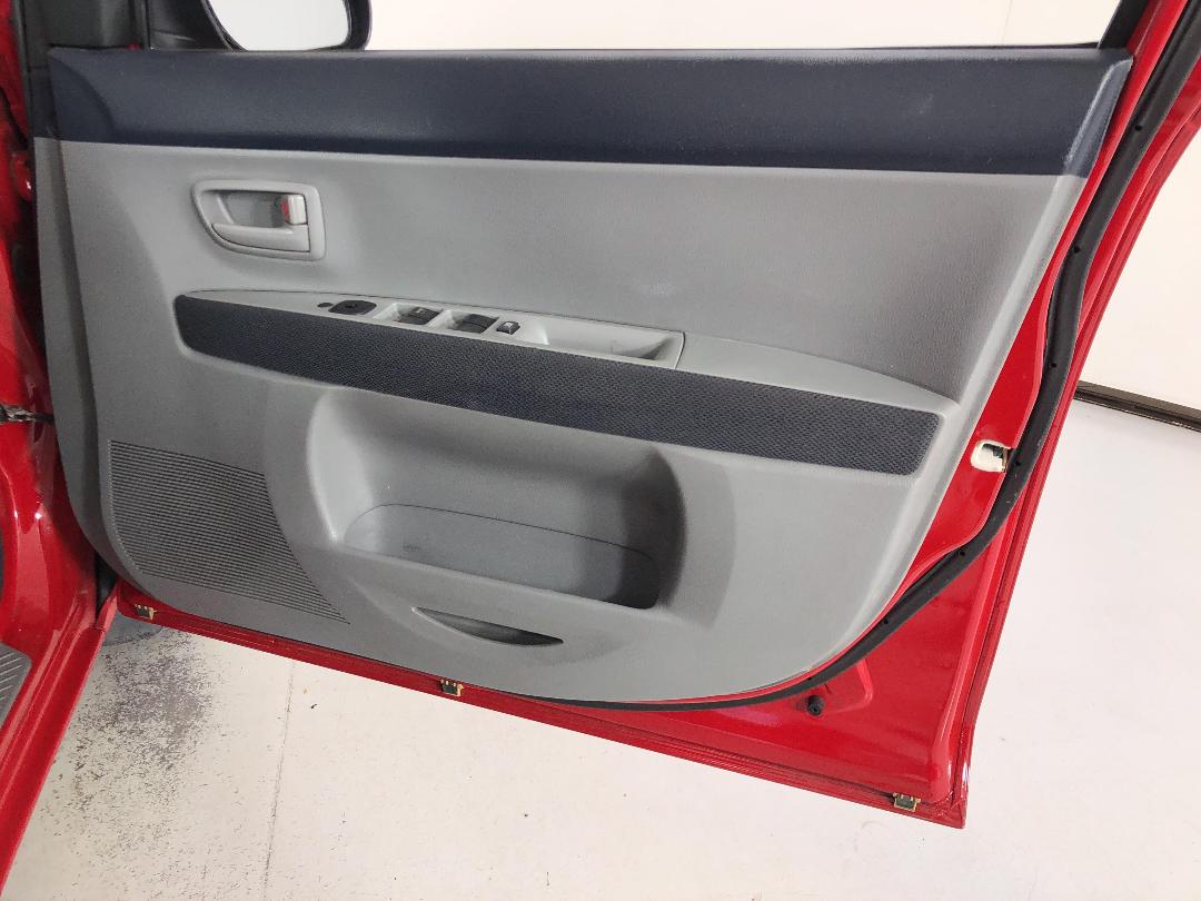 Photo '15' of Mazda Mazda2