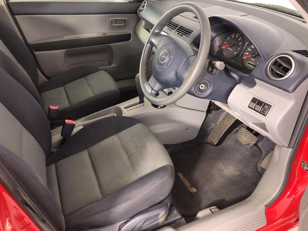 Photo '16' of Mazda Mazda2