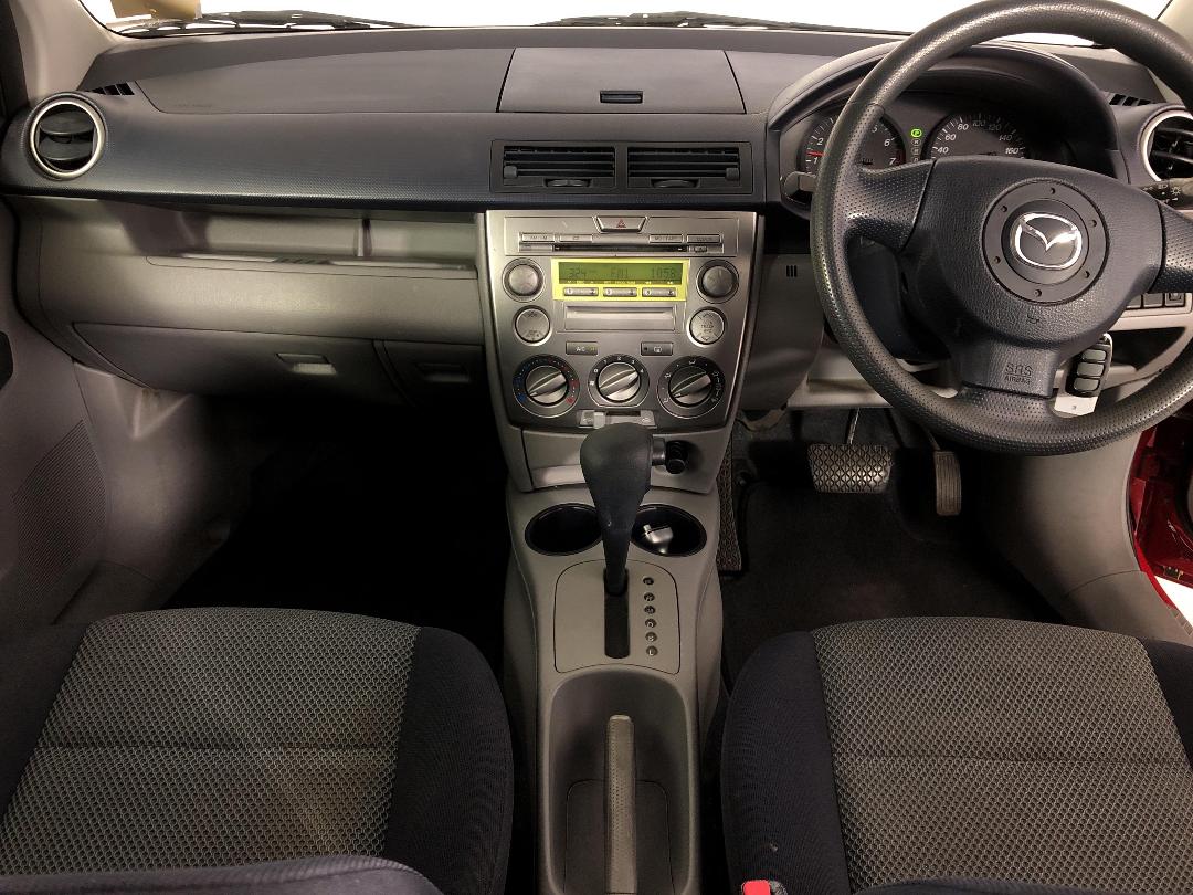 Photo '17' of Mazda Mazda2