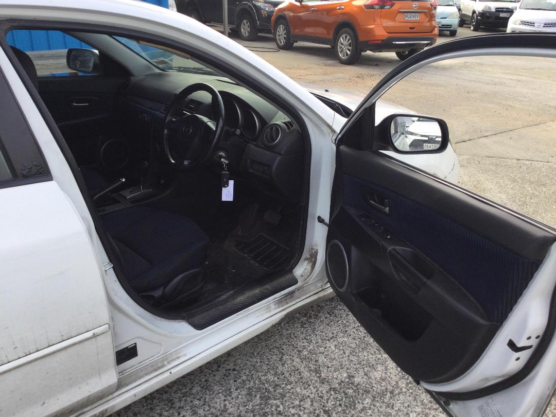 Photo '8' of Mazda Mazda3 Sporthatch SP23 Photo '8' of Mazda Mazda3 Sporthatch SP23