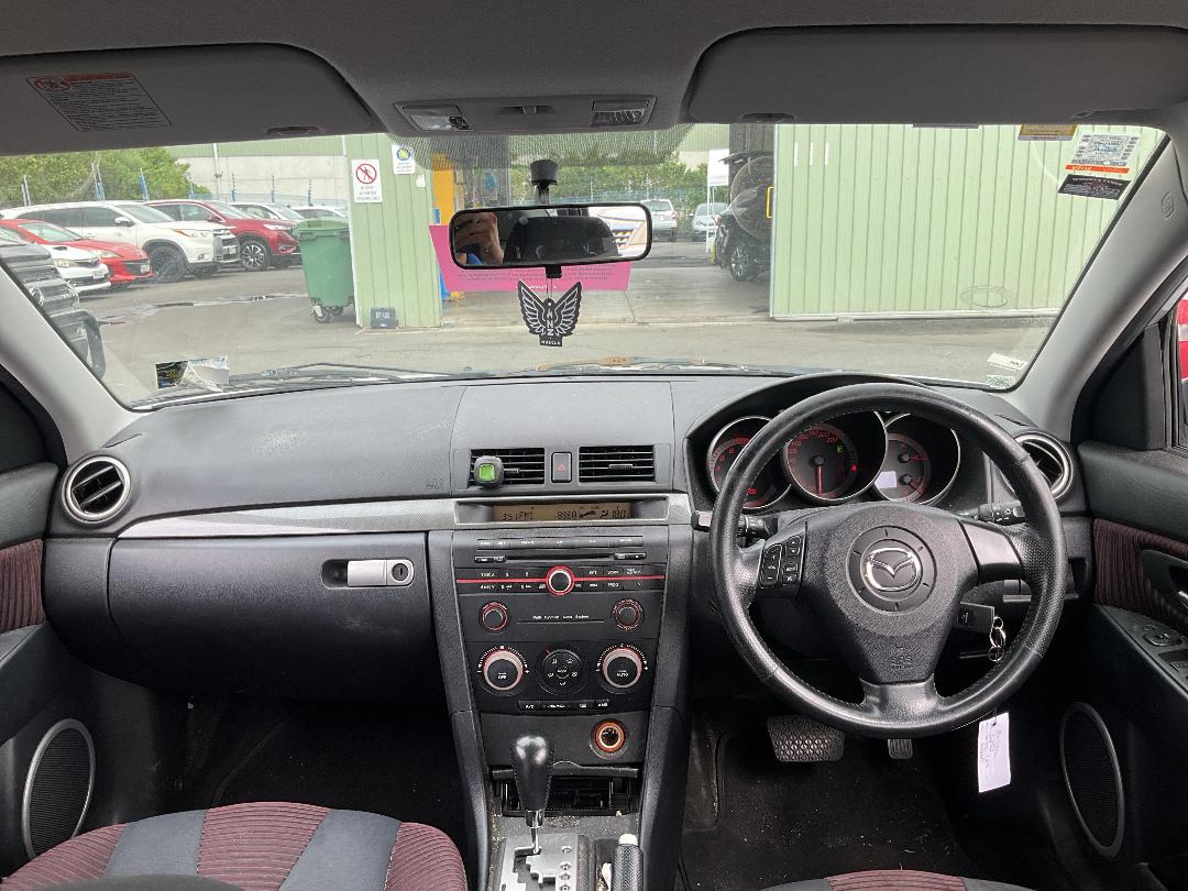 Photo '10' of Mazda Mazda3 Sporthatch SP23