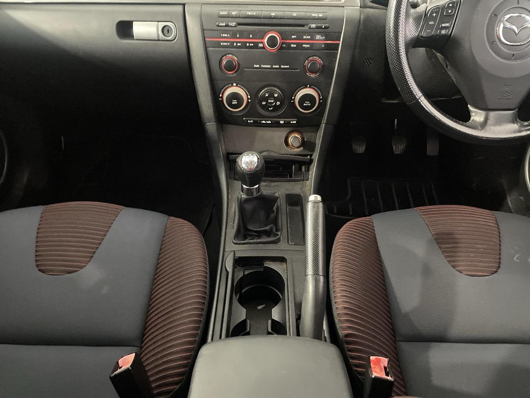 Photo '18' of Mazda Mazda3