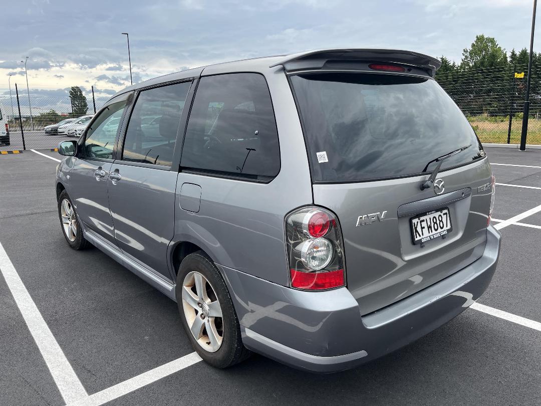 Photo '4' of Mazda MPV