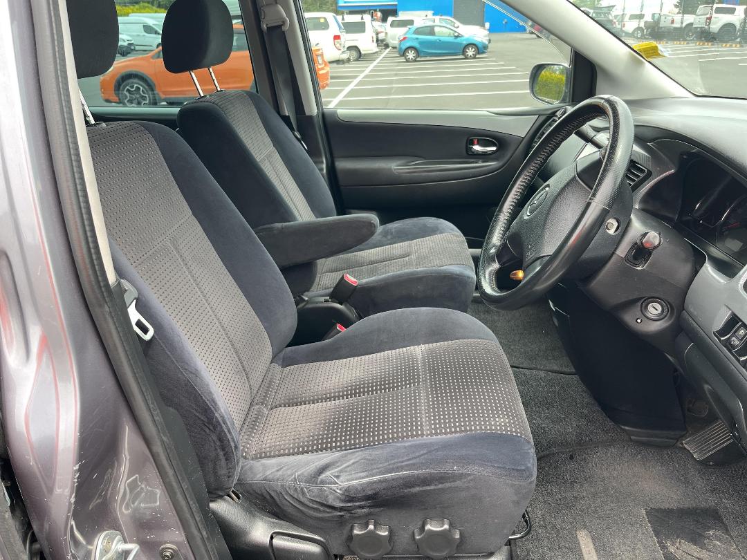 Photo '14' of Mazda MPV