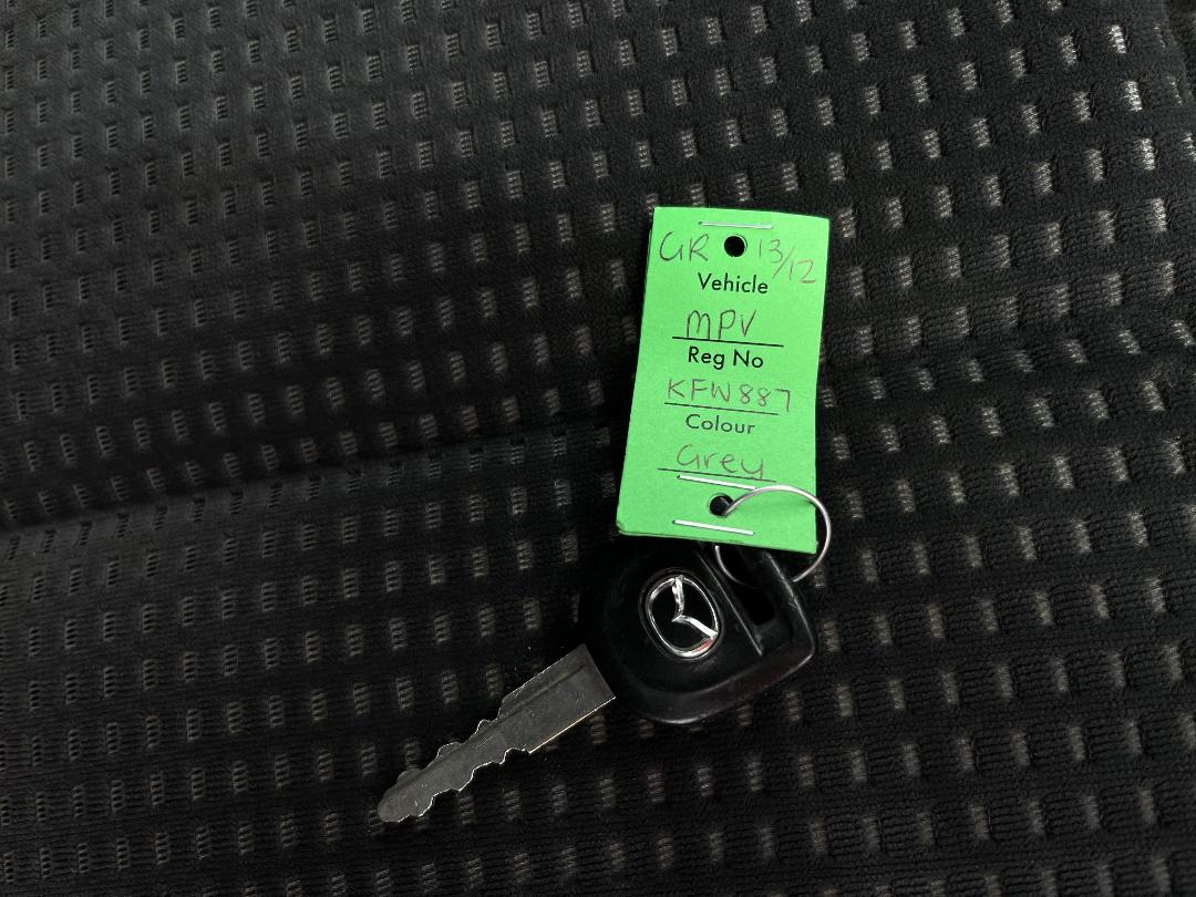 Photo '19' of Mazda MPV