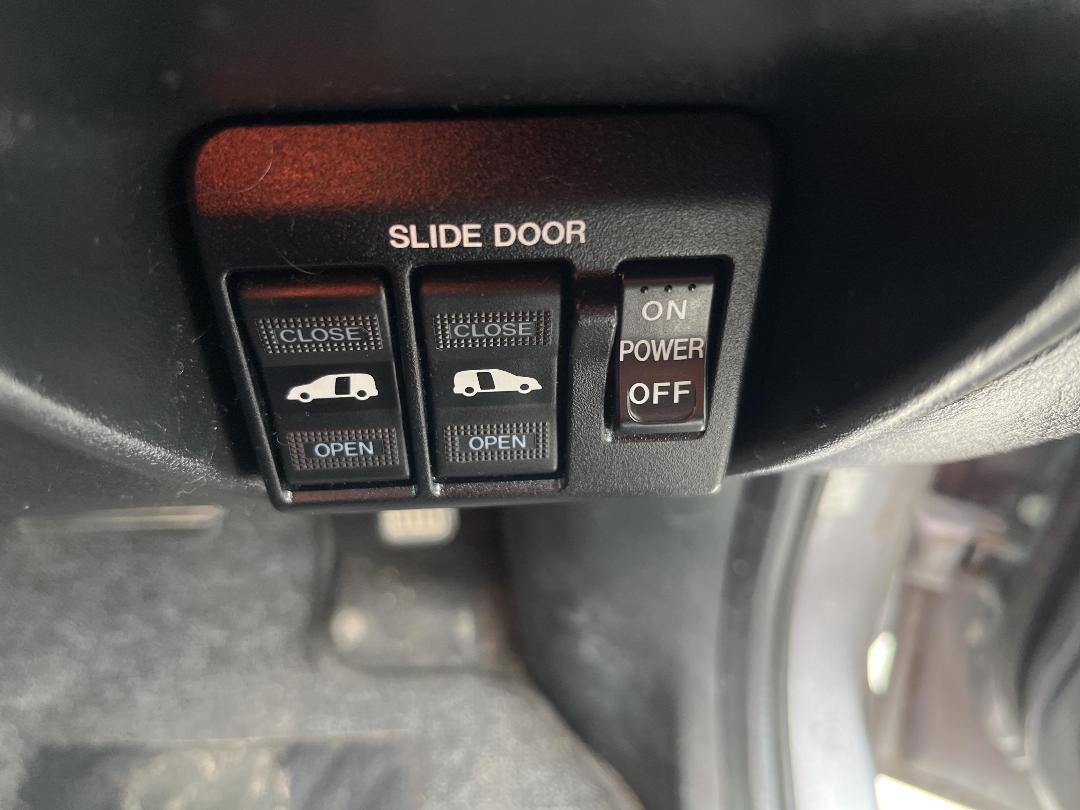 Photo '23' of Mazda MPV