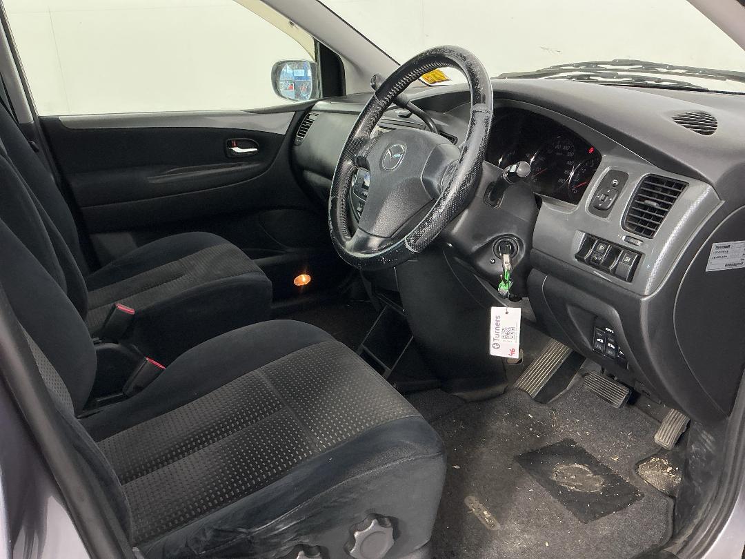 Photo '14' of Mazda MPV