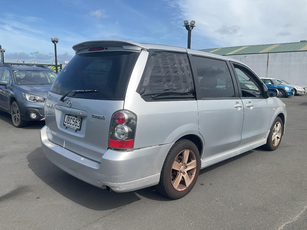 Photo '4' of Mazda MPV