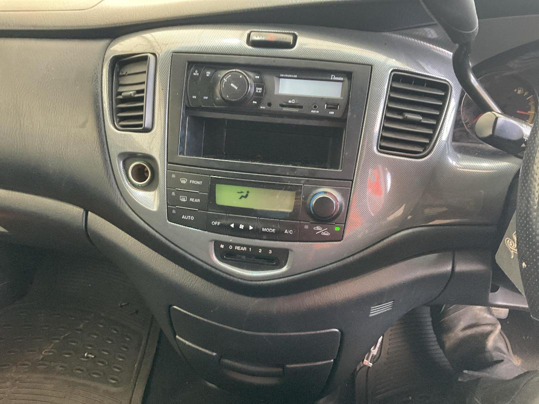 Photo '33' of Mazda MPV