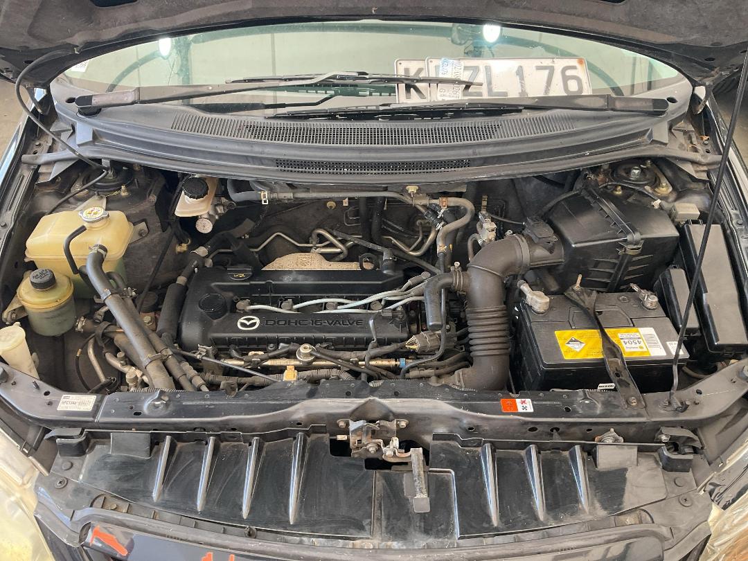 Photo '37' of Mazda MPV