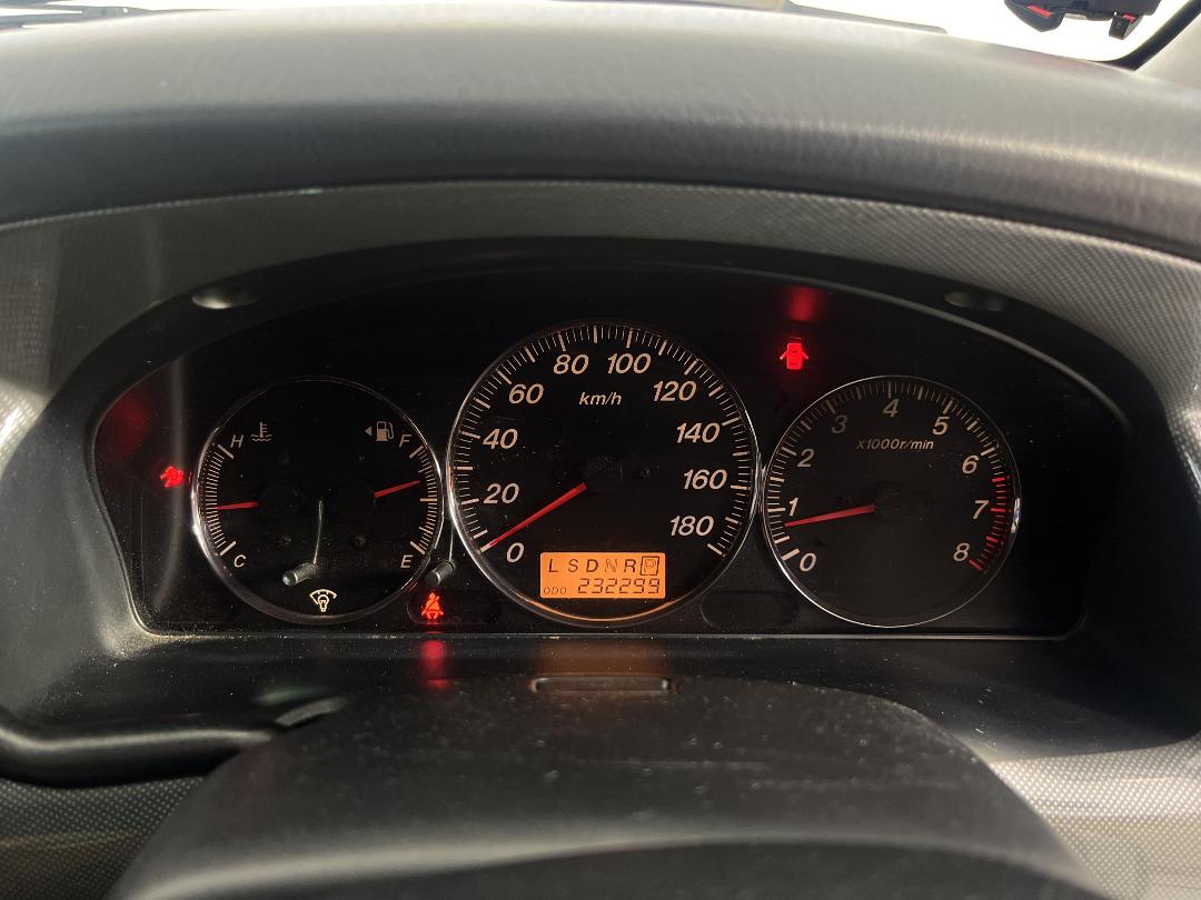 Photo '18' of Mazda MPV Photo '18' of Mazda MPV