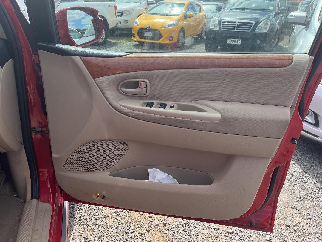 Photo '9' of Mazda MPV