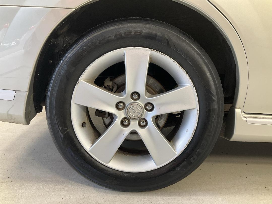 Photo '12' of Mazda MPV Photo '12' of Mazda MPV