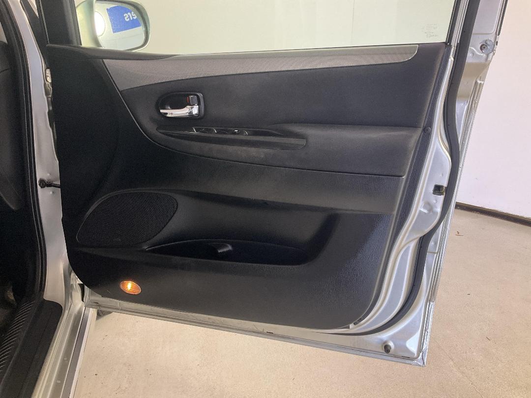 Photo '15' of Mazda MPV Photo '15' of Mazda MPV