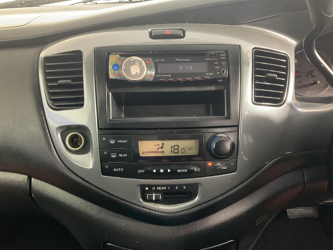 Photo '18' of Mazda MPV Photo '18' of Mazda MPV