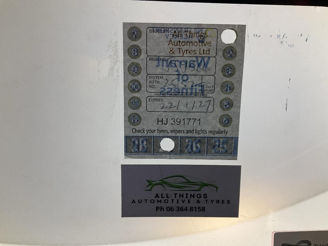 Photo '24' of Mazda MPV Photo '24' of Mazda MPV