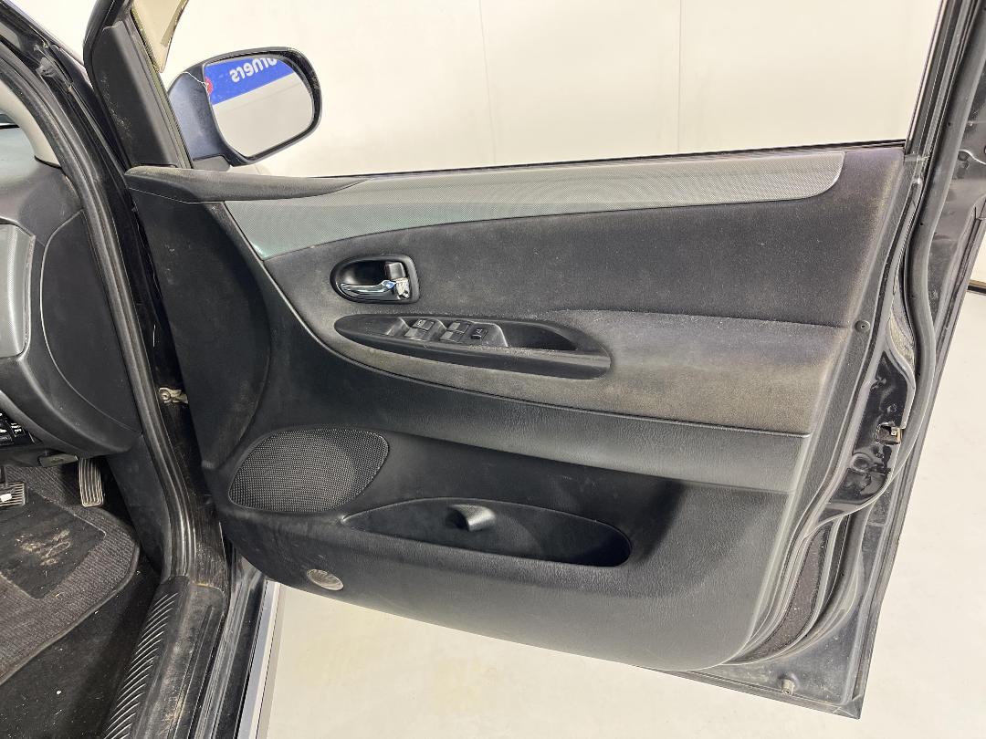 Photo '15' of Mazda MPV